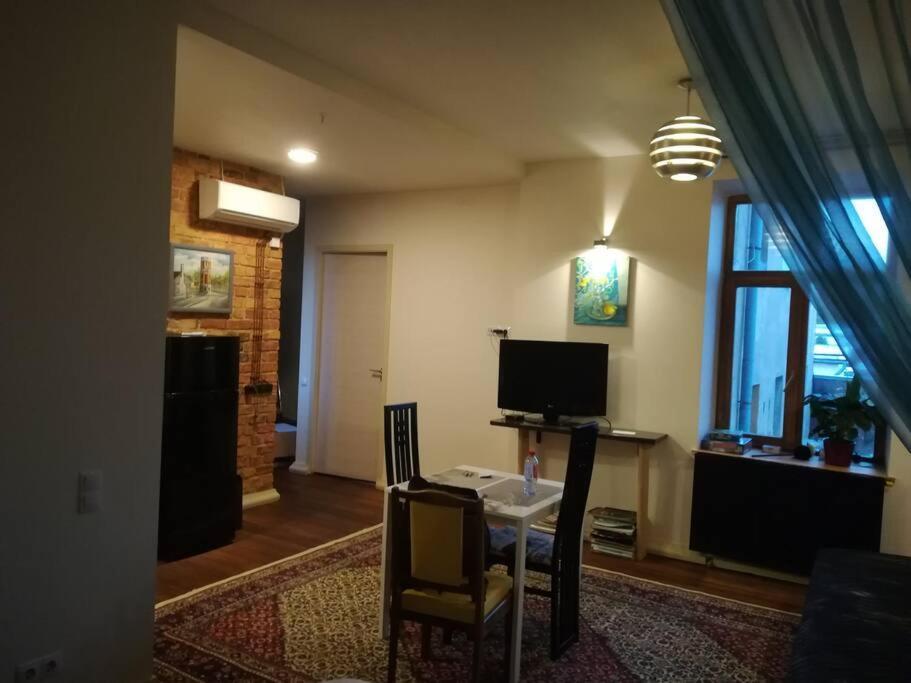 Art Illery Lägenhet *